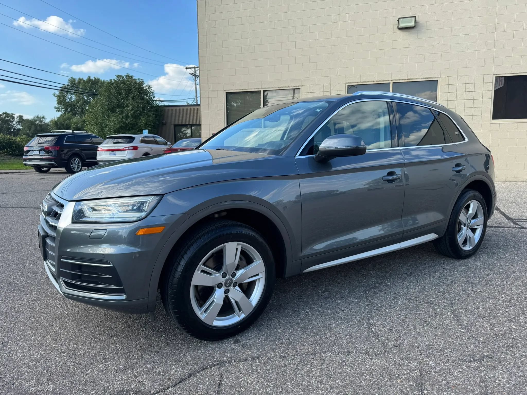 Used 2019 Audi Q5 2.0T Premium Plus w/ Premium Plus Package AWD/4WD image 4