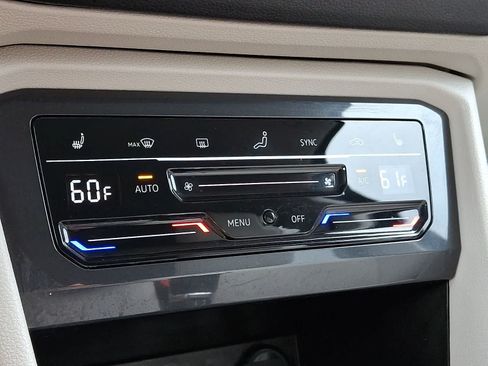 Used 2022 Volkswagen Tiguan SE AWD/4WD image 18