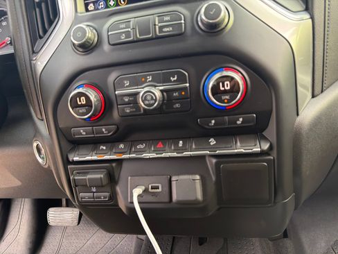 Used 2019 Chevrolet Silverado 1500 RST AWD/4WD image 19
