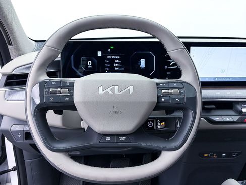Used 2026 Kia EV9 Land AWD/4WD image 33
