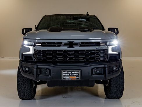 Used 2024 Chevrolet Silverado 1500 ZR2 w/ ZR2 Bison Edition AWD/4WD image 2