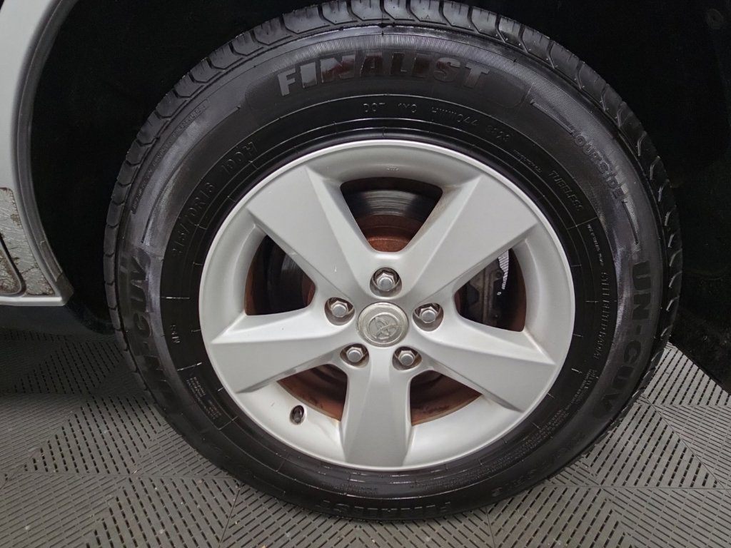 Used 2005 Toyota RAV4 2WD w/ "L" Pkg image 35
