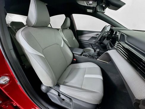 Used 2025 Toyota Camry XLE image 27