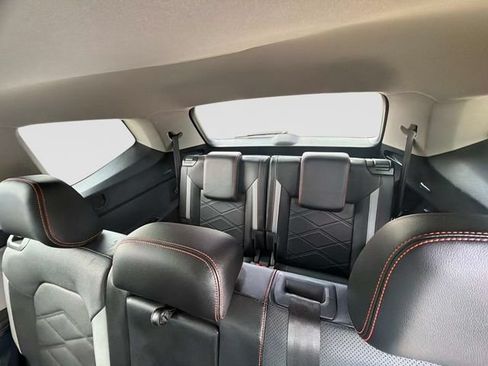 Used 2024 Volkswagen Atlas Peak Edition SEL AWD/4WD image 16
