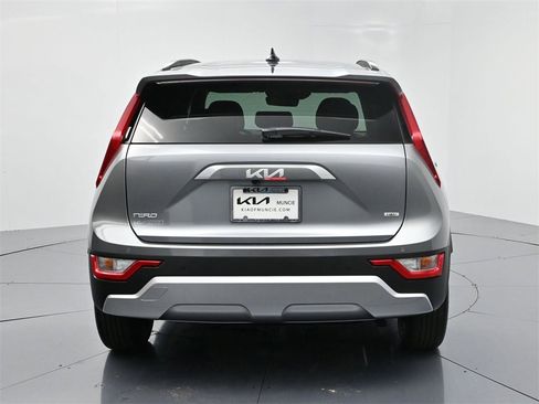 New 2025 Kia Niro EX image 7