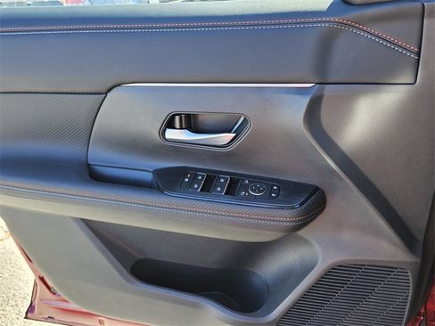 New 2026 Nissan Kicks SR image 28