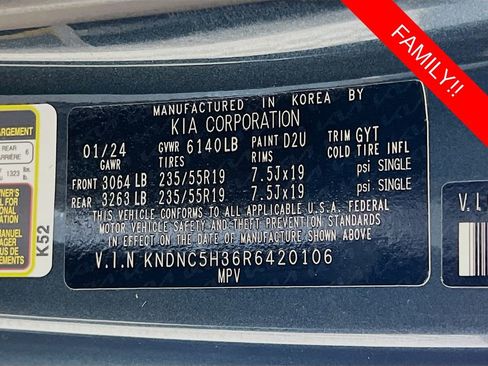 Used 2024 Kia Carnival EX FWD image 34