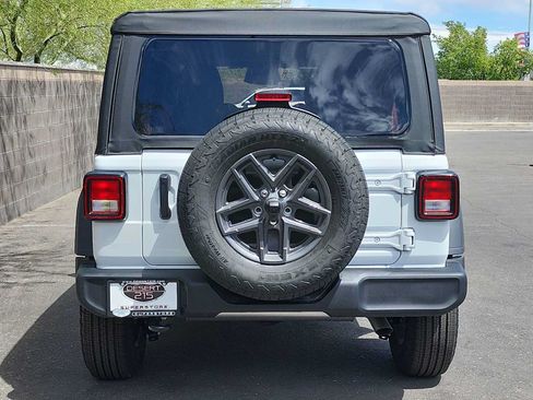 Used 2026 Jeep Wrangler Unlimited Sport AWD/4WD image 7