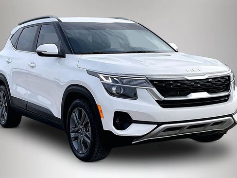Used 2023 Kia Seltos S w/ Navigation Package FWD image 1