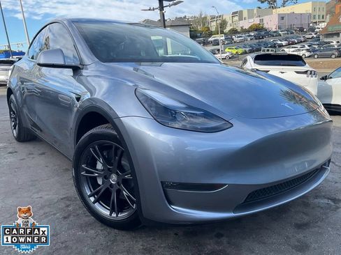 Used 2025 Tesla Model Y Long Range AWD/4WD image 1