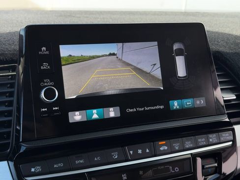 Used 2025 Honda Odyssey Touring image 19