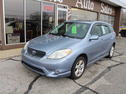 Used 2007 Toyota Matrix XR image 2