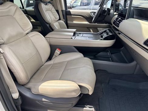 Used 2023 Lincoln Navigator L Reserve AWD/4WD image 11