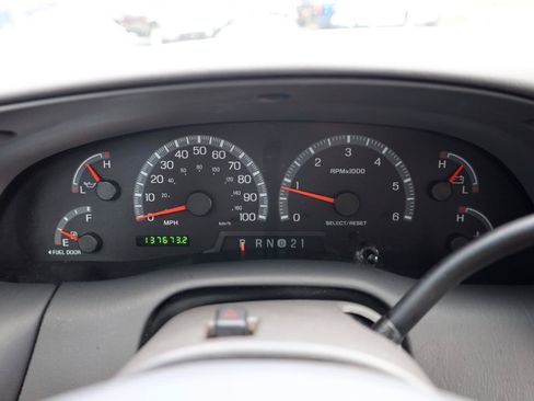 Used 2002 Ford F150 XLT RWD image 8