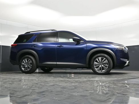 Used 2025 Nissan Pathfinder SV AWD/4WD image 42
