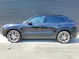 Used 2021 Porsche Cayenne image 2