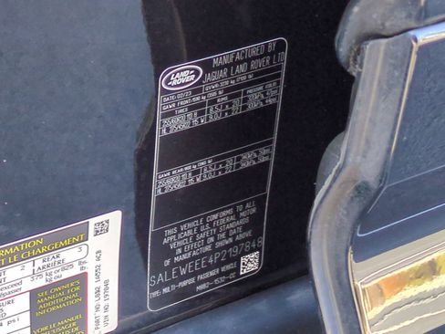 Used 2023 Land Rover Defender 110 V8 image 35