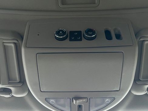 Used 2013 Nissan Armada Platinum image 40