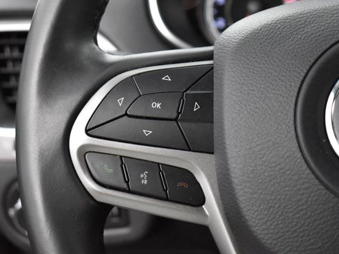 Used 2019 Jeep Cherokee Latitude Plus image 17