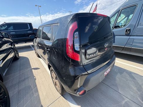 Used 2016 Kia Soul FWD image 3