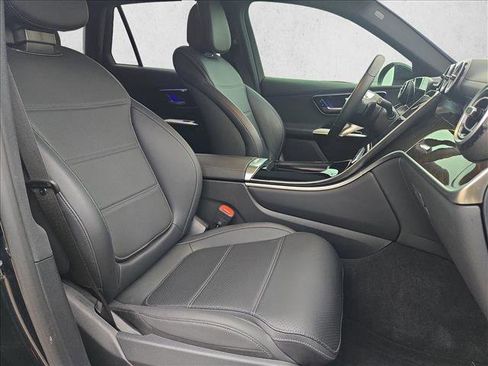 Certified 2025 Mercedes-Benz GLC 300 image 18