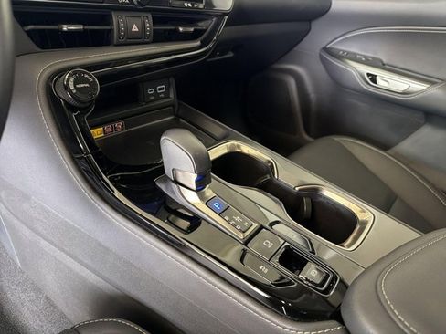 Certified 2025 Lexus NX 250 FWD w/ Towing Package (2000 Lbs) image 20