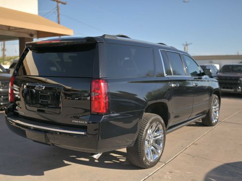 Used 2020 Chevrolet Suburban Premier w/ Premier Plus Edition AWD/4WD image 4