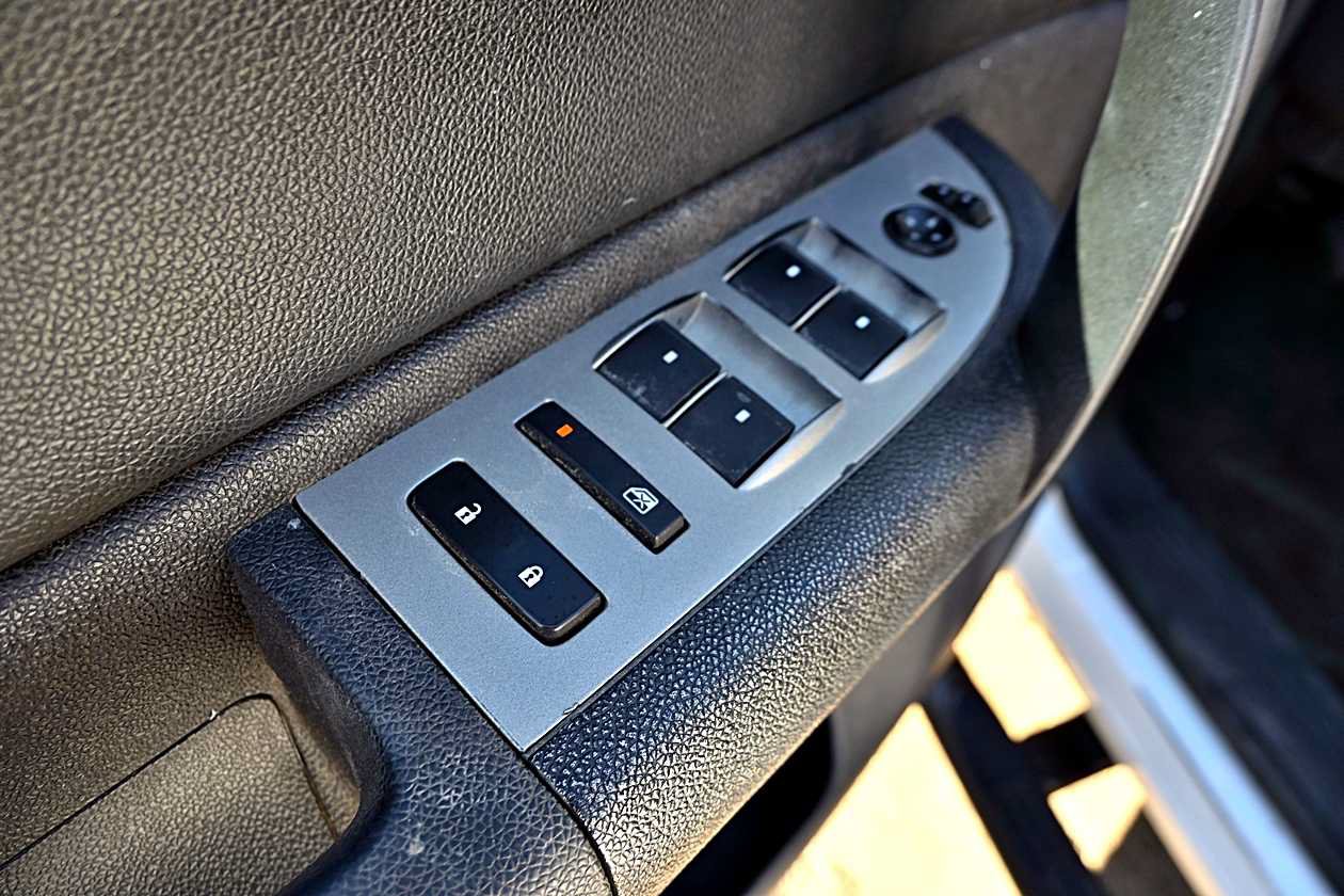 Used 2008 Chevrolet Silverado 3500 LT w/ EZ-Lift Tailgate Package RWD image 17
