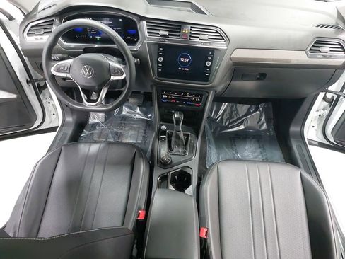 Used 2022 Volkswagen Tiguan SE w/ Panoramic Sunroof Package AWD/4WD image 9