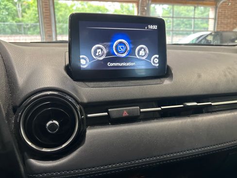 Used 2019 Toyota Yaris LE FWD image 16