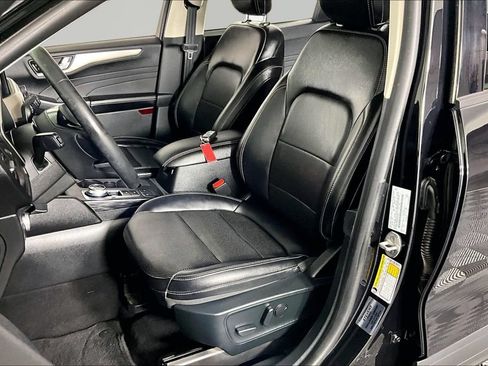 Used 2022 Ford Escape SEL w/ Technology Package AWD/4WD image 19