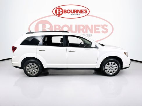 Used 2019 Dodge Journey SE image 9