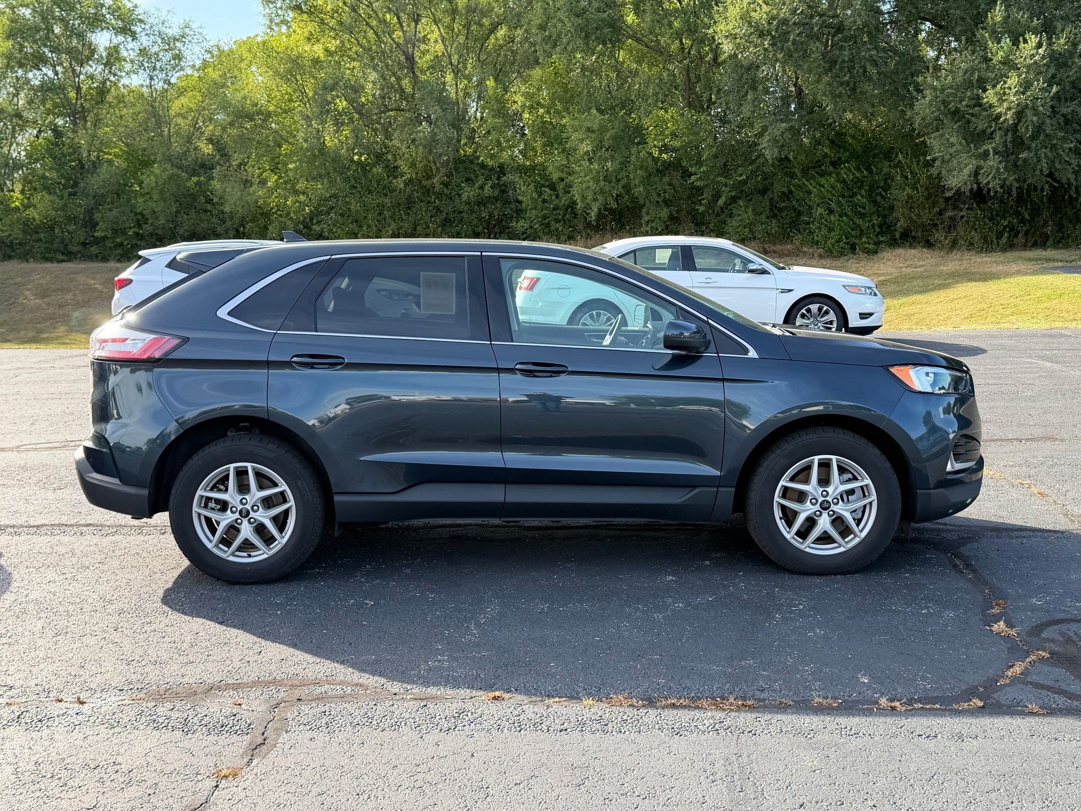 Used 2024 Ford Edge SEL w/ Convenience Package AWD/4WD image 6