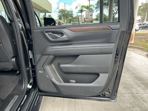 Used 2024 Chevrolet Suburban High Country w/ Advanced Technology Package image 38