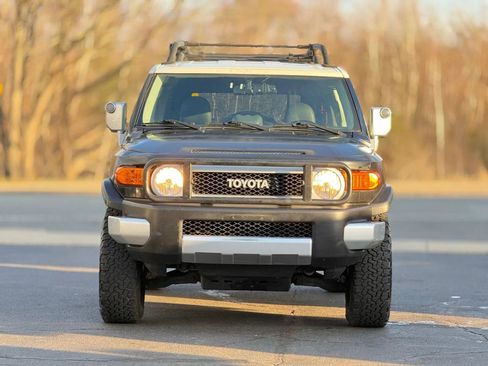Used 2010 Toyota FJ Cruiser 4WD image 3