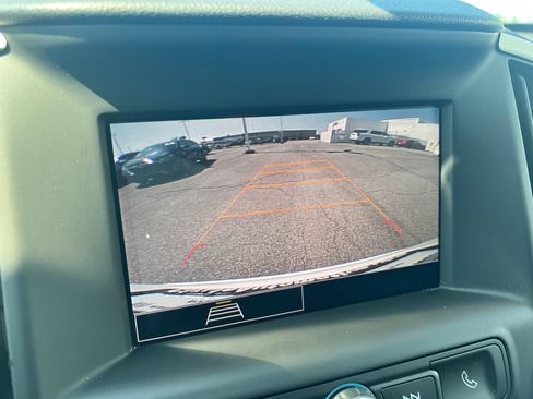 Used 2024 GMC Terrain SLE w/ Driver Convenience Package FWD image 28
