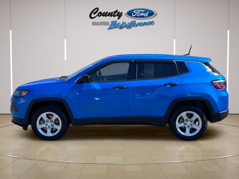 Used 2024 Jeep Compass Sport AWD/4WD image 3