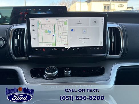 Used 2025 Ford Expedition Platinum image 19