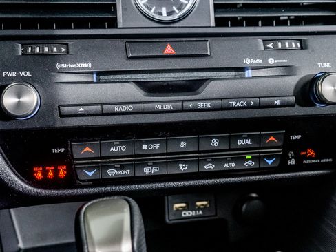 Used 2022 Lexus RX 450h F Sport image 45