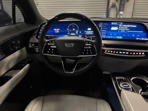 Used 2023 Cadillac Lyriq 2WD image 13