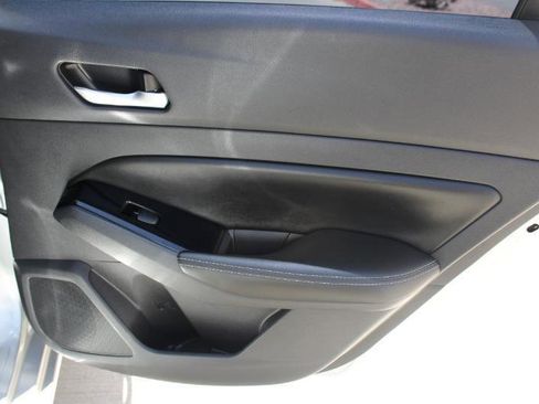 Used 2022 Nissan Altima 2.5 SV FWD image 16