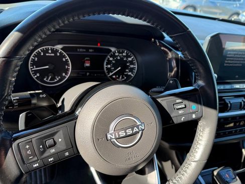 Used 2023 Nissan Pathfinder SV image 26