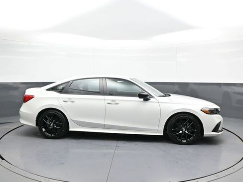 Used 2023 Honda Civic Sport image 5