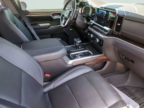 Used 2023 GMC Sierra 1500 SLT w/ SLT Premium Package AWD/4WD image 28