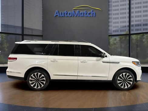 Used 2024 Lincoln Navigator L Reserve image 13