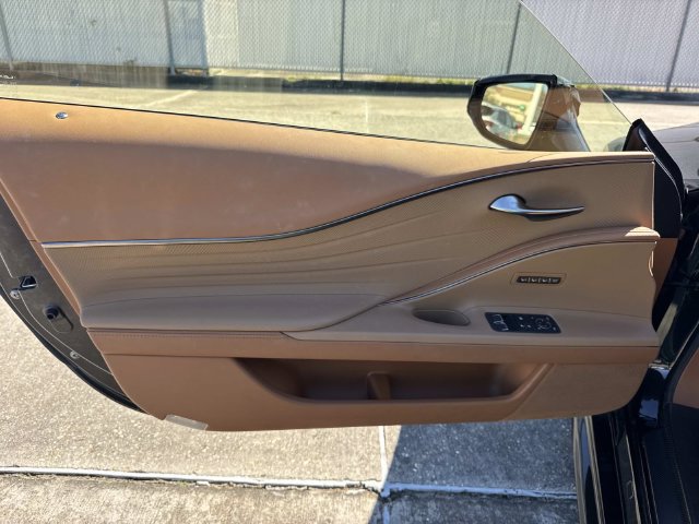 Used 2022 Lexus LC 500 Convertible w/ Touring Package RWD image 23