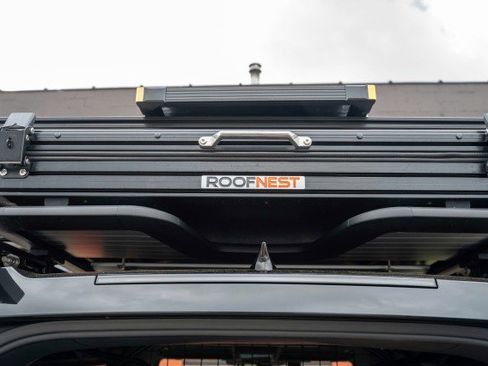 Used 2023 Land Rover Defender 110 S image 71