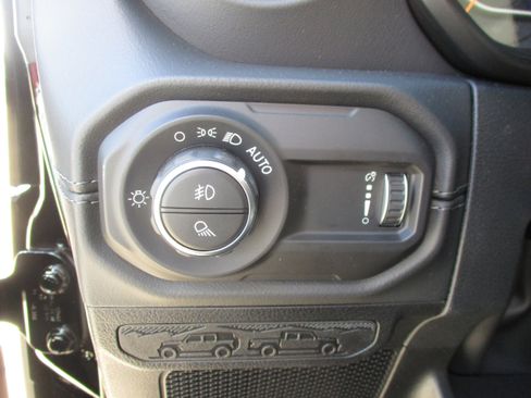 New 2026 Jeep Gladiator Sport image 31