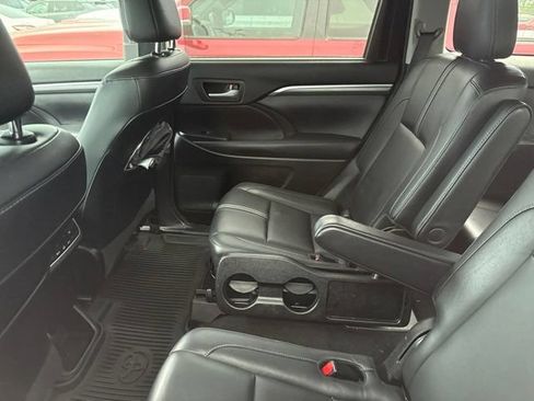 Used 2018 Toyota Highlander SE AWD/4WD image 5
