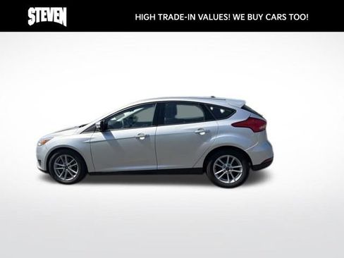 Used 2017 Ford Focus SE FWD image 3